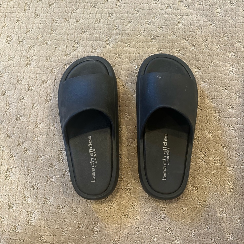 J slides Black Beach Slides-squish